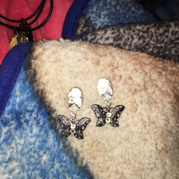 Silver & Gold tone butterfly earrings hammered NWT - Picture 2 of 5